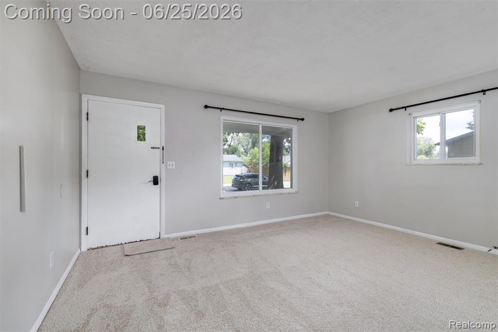 309 Crescent Avenue, Holly, MI 48442 — Photo 5