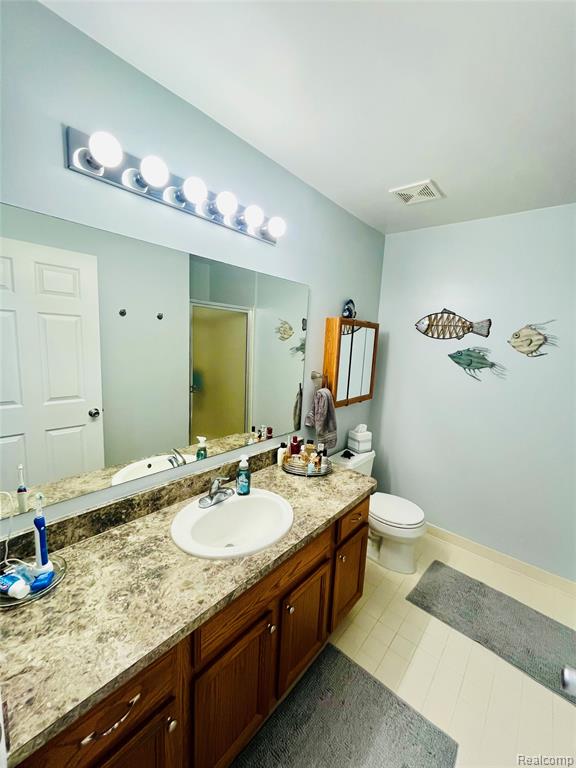 828 Woodhaven Drive, Commerce Twp, MI 48390 — Photo 20