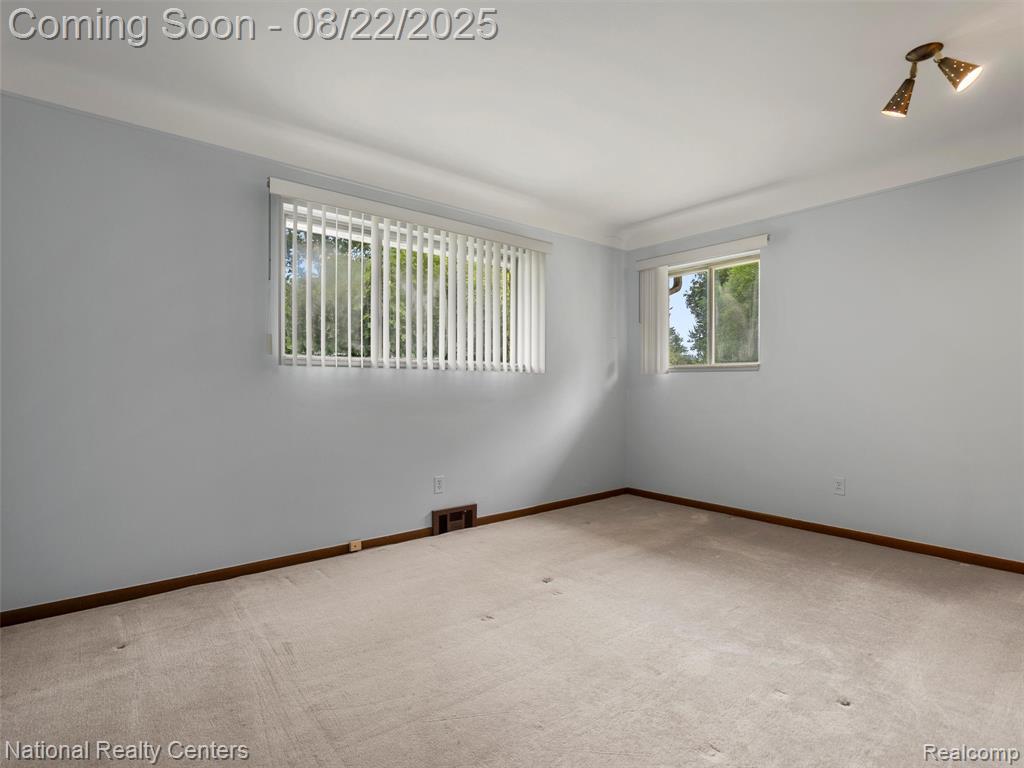 6525 Norton Drive, Troy, MI 48085 — Photo 18