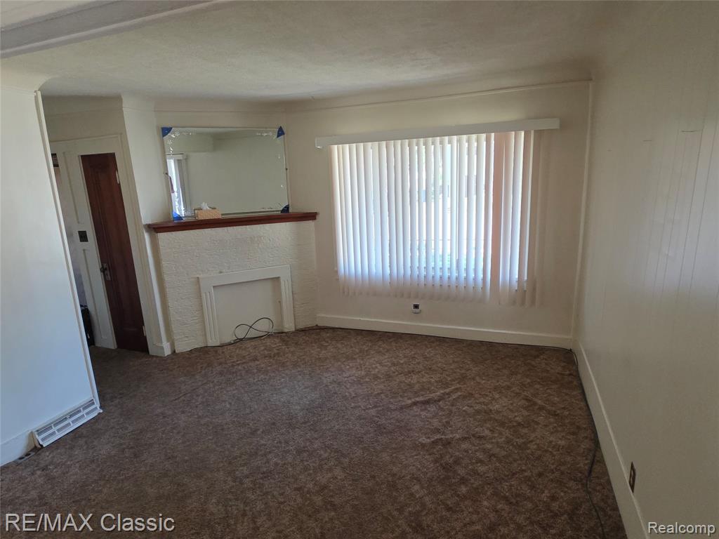 952 Lakeview Street, Waterford, MI 48328 — Photo 5