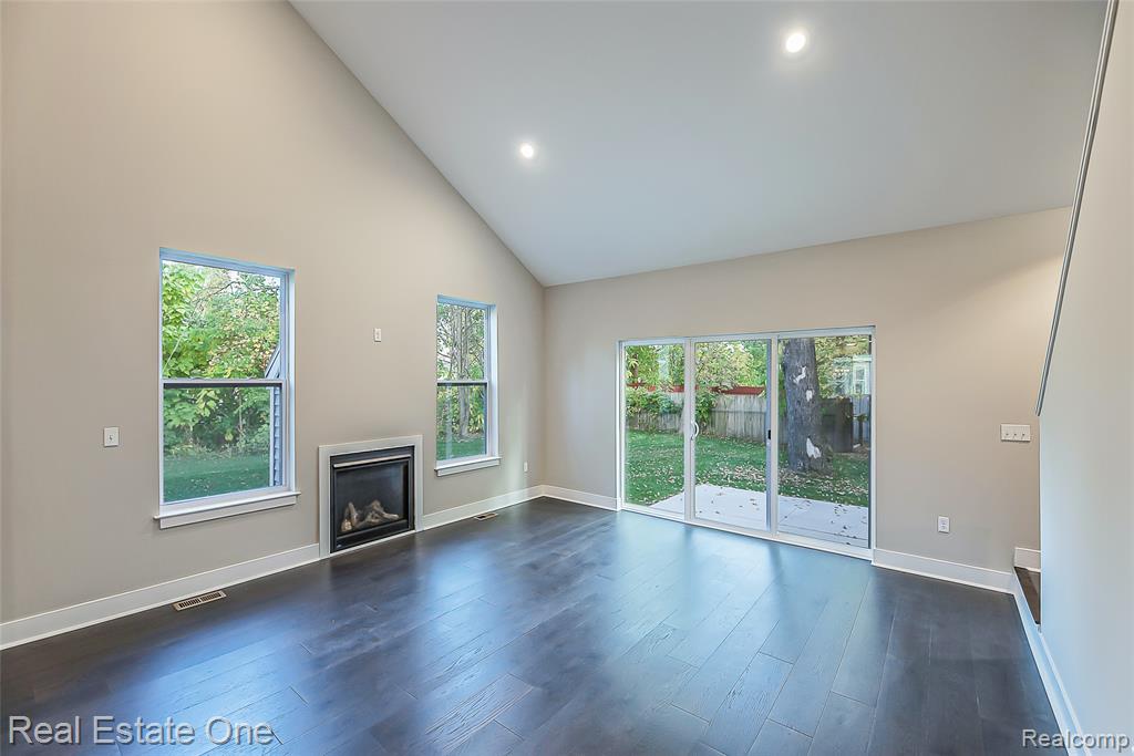 529 Indian Oaks Drive, Howell, MI 48843 — Photo 19