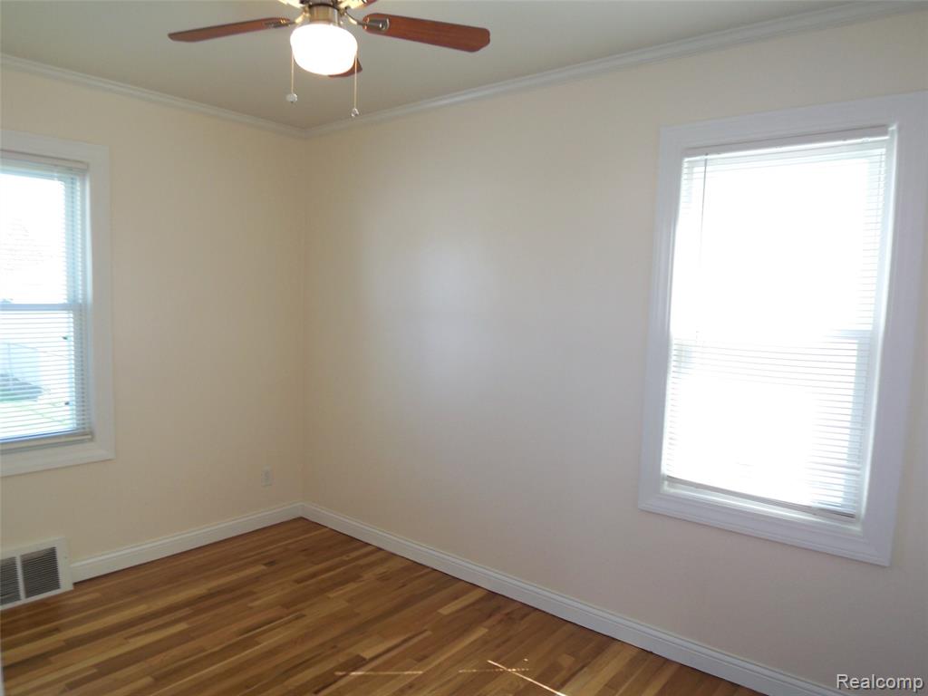 8269 Sterling, Center Line, MI 48015 — Photo 15