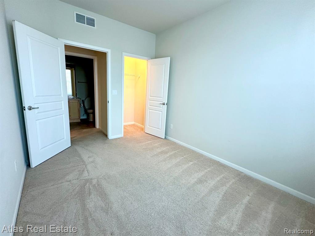 9378 SAND HILL Drive, Grand Blanc, MI 48439 — Photo 13