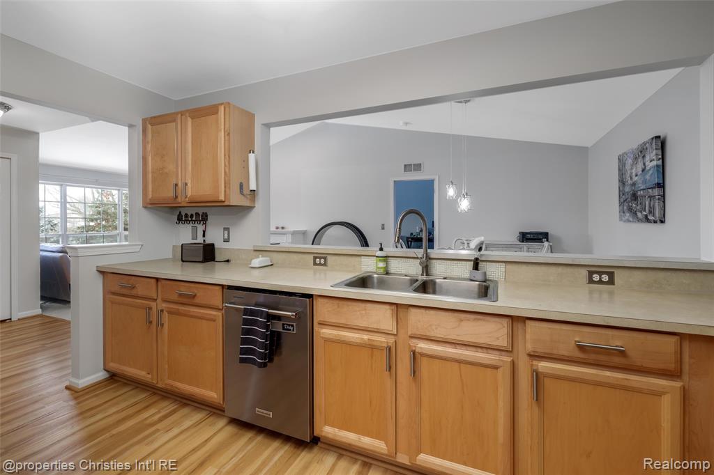 45727 Heather Ridge Drive, 224, Macomb, MI 48044 — Photo 13