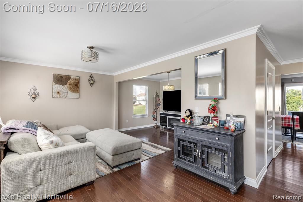 7225 Castell Boulevard, Belleville, MI 48111 — Photo 4