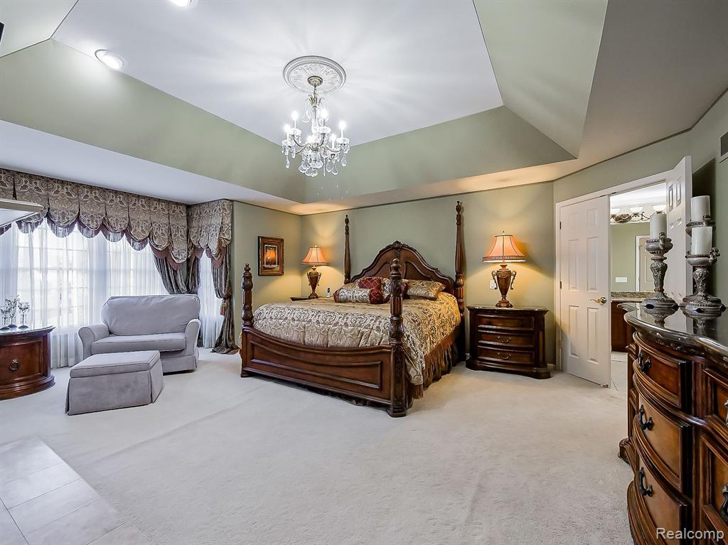 6866 CAMBRIDGE, West Bloomfield, MI — Photo 17
