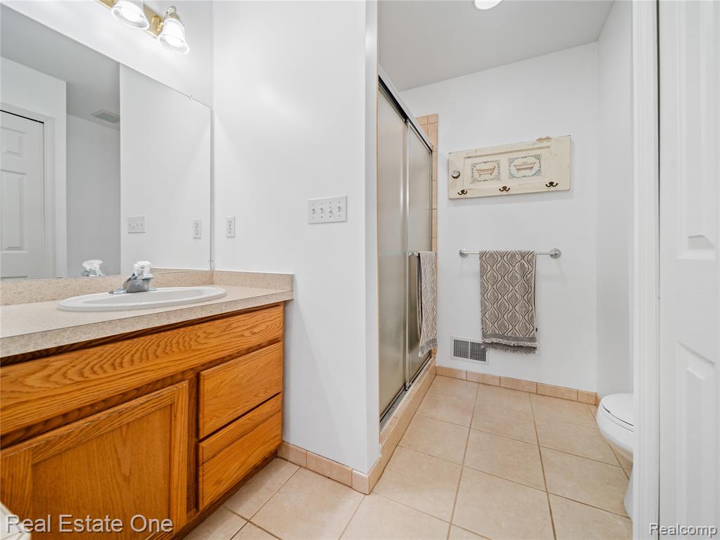 4445 Old Warner Court, Milford, MI 48380 — Photo 23