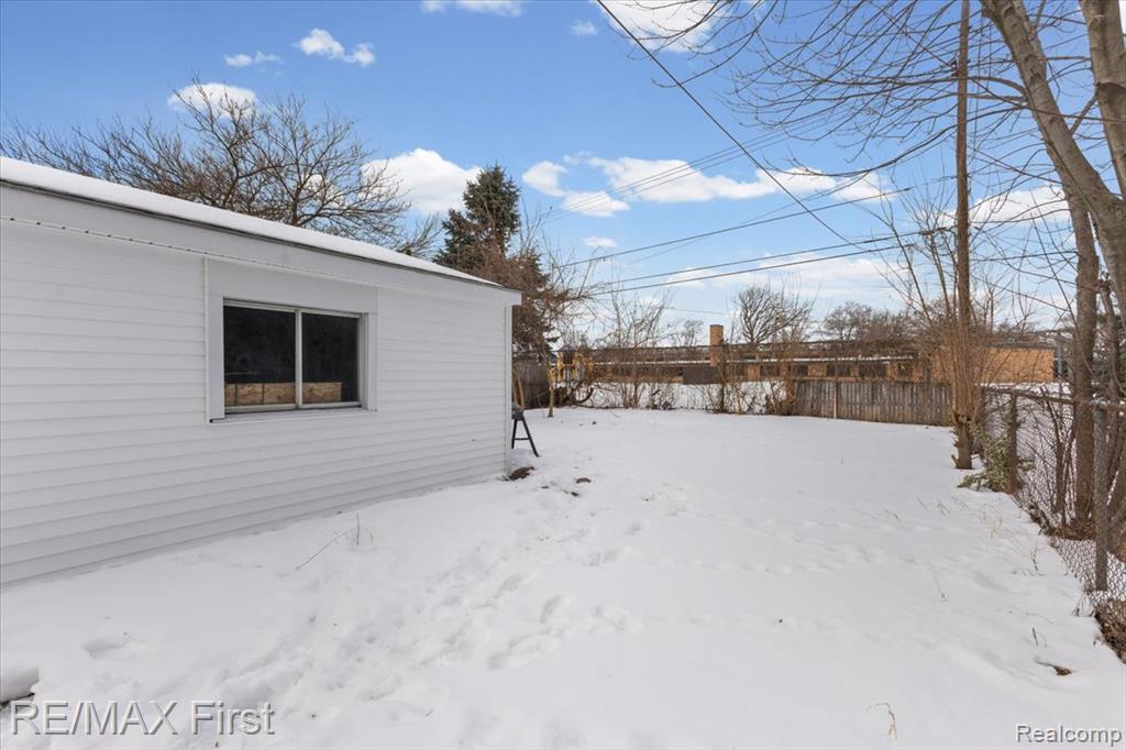 561 Andresen Court, Hazel Park, MI 48030 — Photo 28