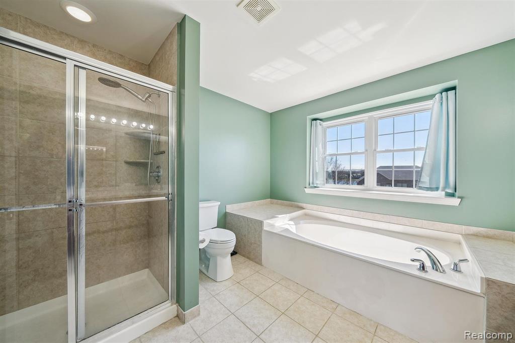707 BAY POINTE Drive, Oxford, MI 48371 — Photo 37