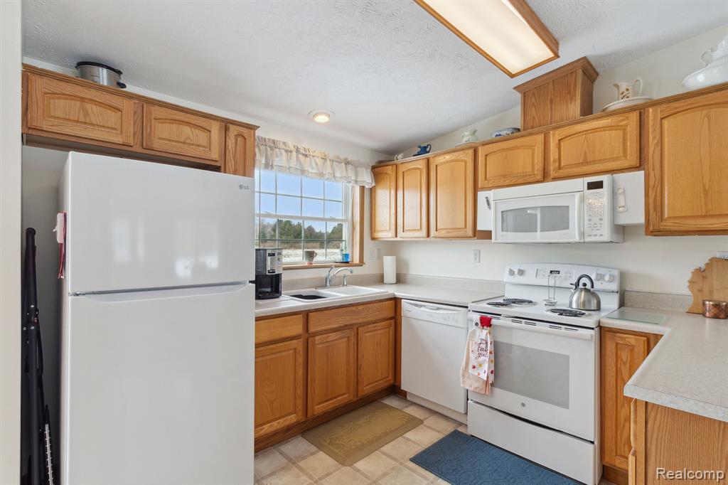 5650 E Medor Road, Harrisville, MI 48740 — Photo 15