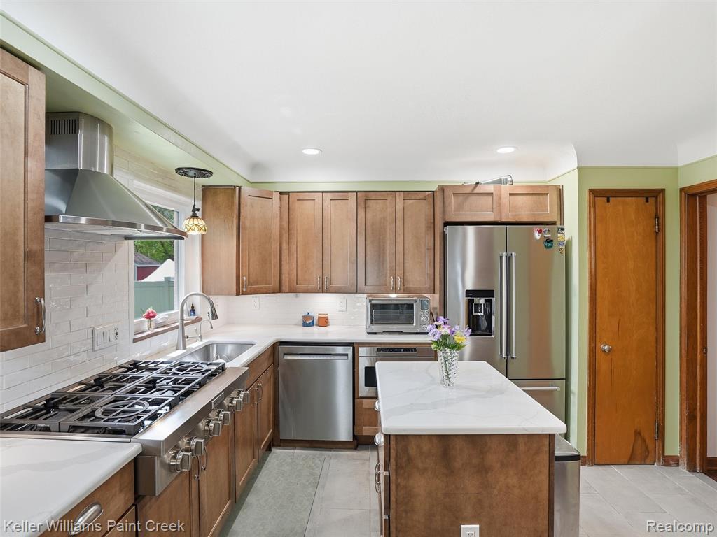 18048 Elizabeth Street, Roseville, MI 48066 — Photo 12