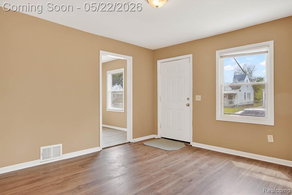 9160 Winthrop Street, Detroit, MI 48228 — Photo 11