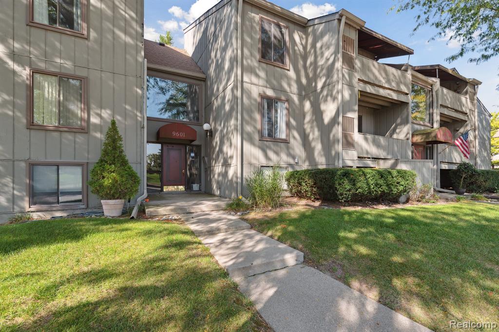 9601 BAYVIEW Drive, #301, Ypsilanti, MI 48197 — Photo 3