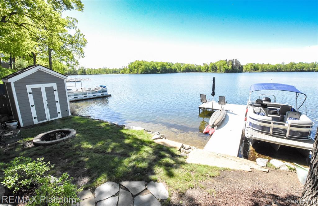 841 HURLEY Drive, Howell, MI 48843 — Photo 5