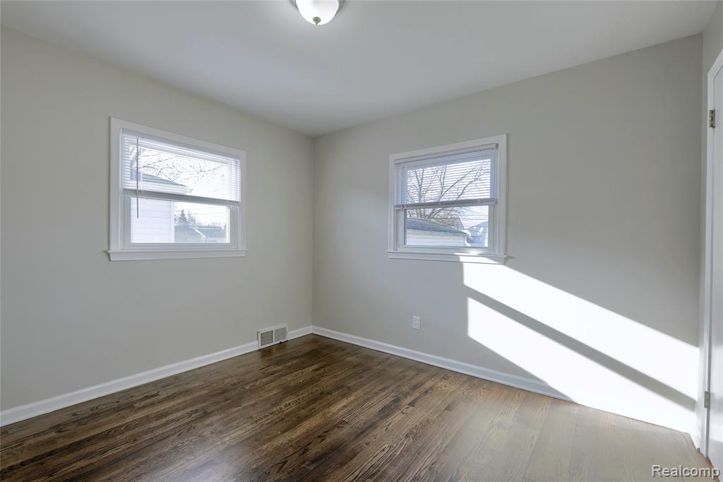 24907 Brittany Avenue, Eastpointe, MI 48021 — Photo 16