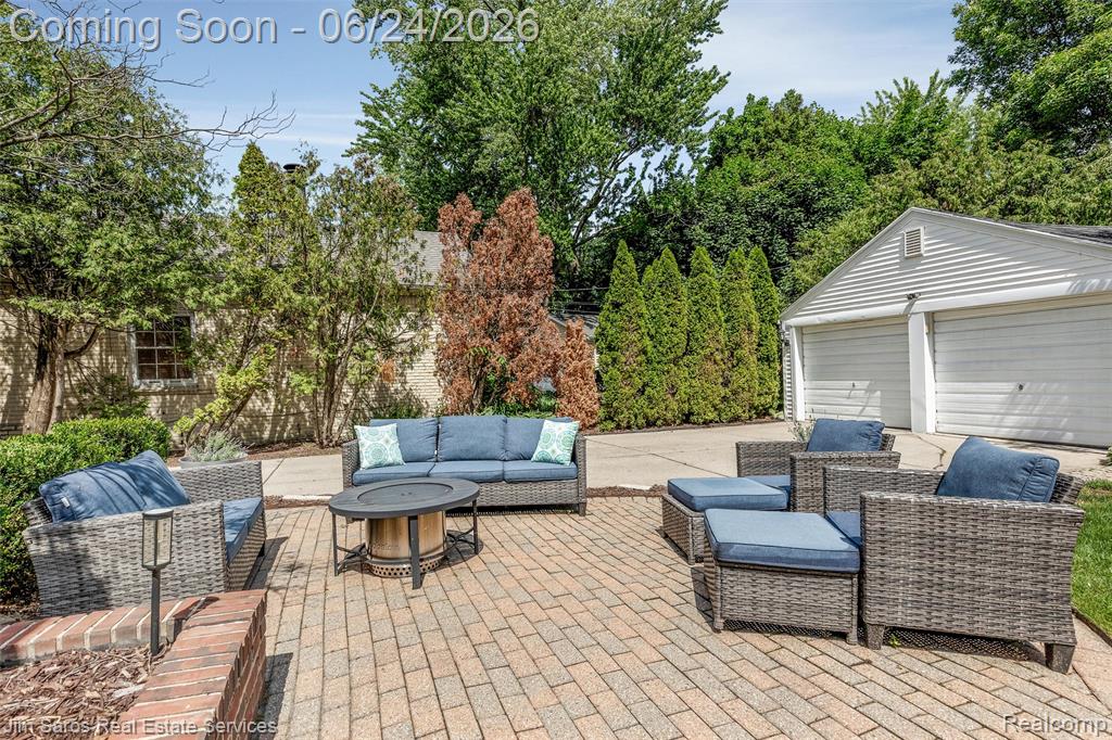 461 Allard Road, Grosse Pointe Farms, MI 48236 — Photo 15