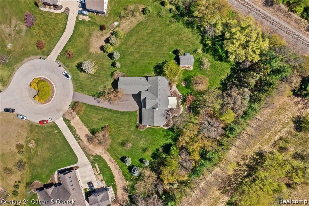 9810 GOLDFINCH Court, Saline, MI 48176 — Photo 46