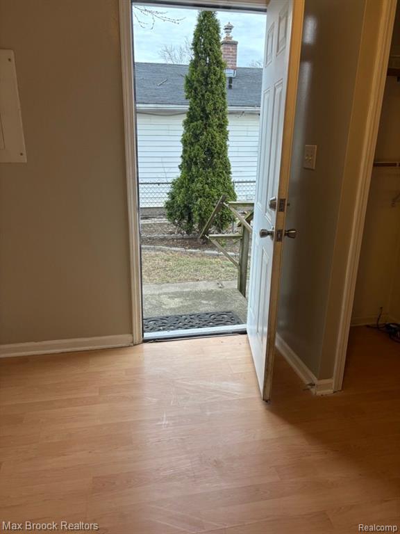 95 E BROCKTON Avenue, Madison Heights, MI 48071 — Photo 9