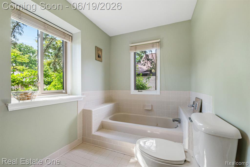 5277 Waterview Drive, West Bloomfield, MI 48323 — Photo 29