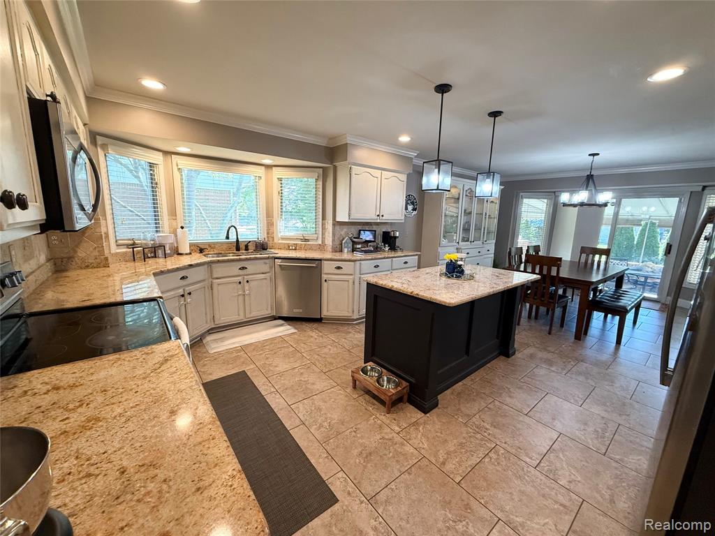 46557 Glen Pointe Drive, Utica, MI 48315 — Photo 22