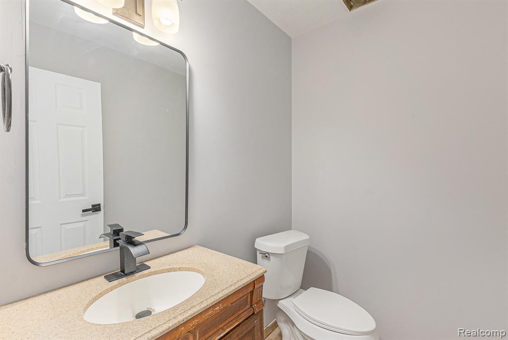 4325 Fox Hill Drive, Sterling Heights, MI 48310 — Photo 21