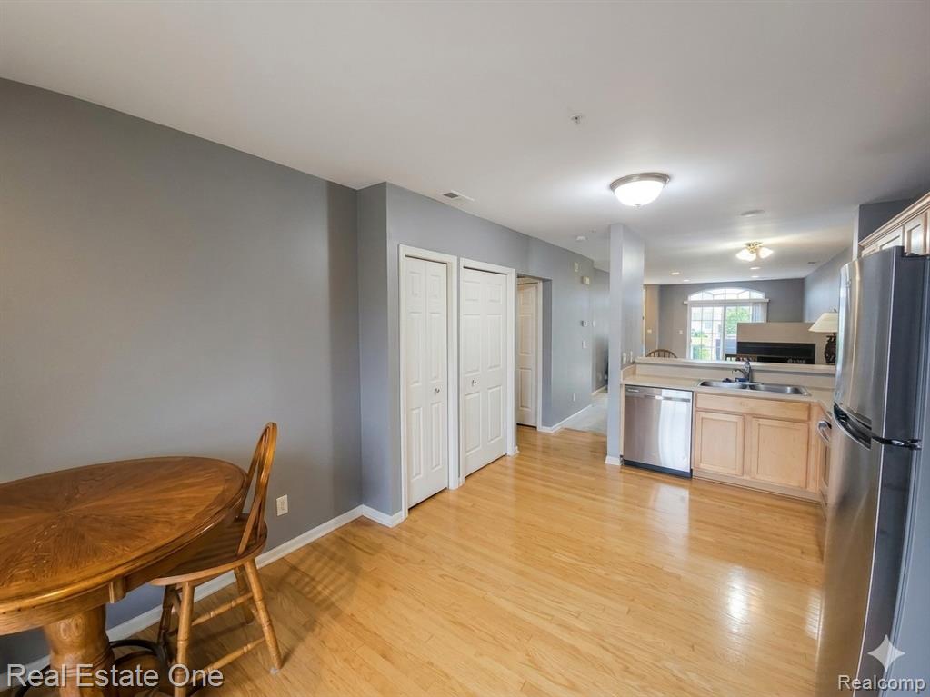 478 Village Lane, Milford, MI 48381 — Photo 9