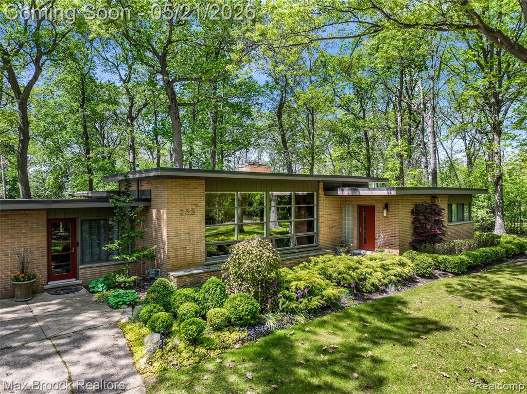 255 N Berkshire Road, Bloomfield Hills, MI 48302 — Photo 3