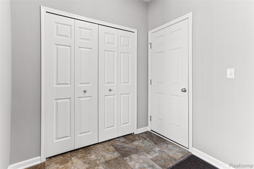 286 SPRINGVIEW Street, Ann Arbor, MI 48103 — Photo 17