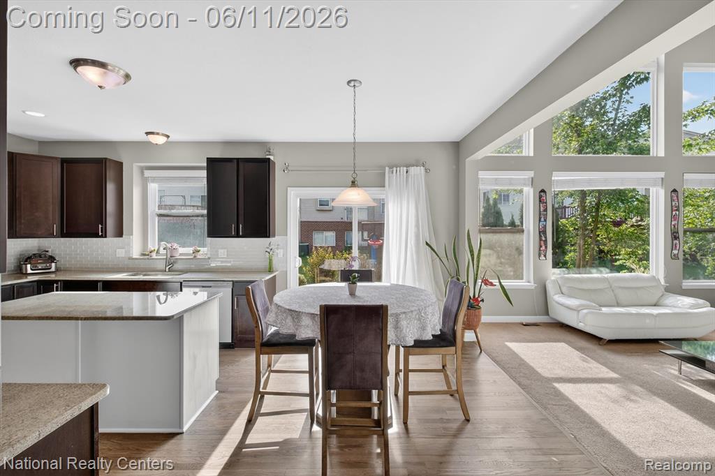 27412 Victoria Road, Novi, MI — Photo 9