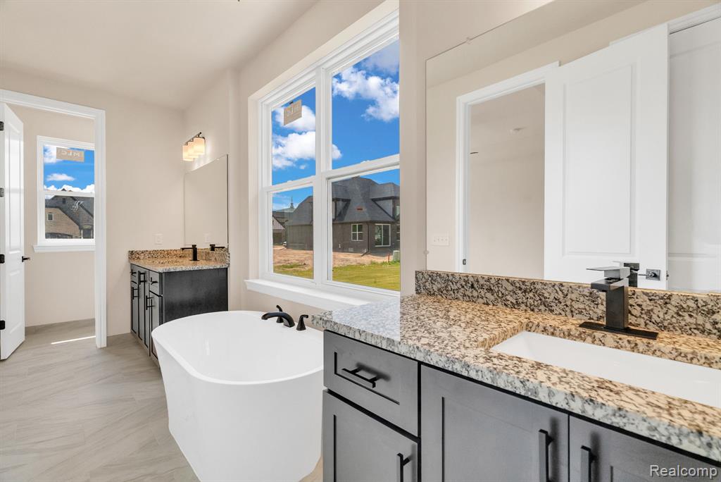 4118 Spring Meadows Drive, Sterling Heights, MI 48314 — Photo 25