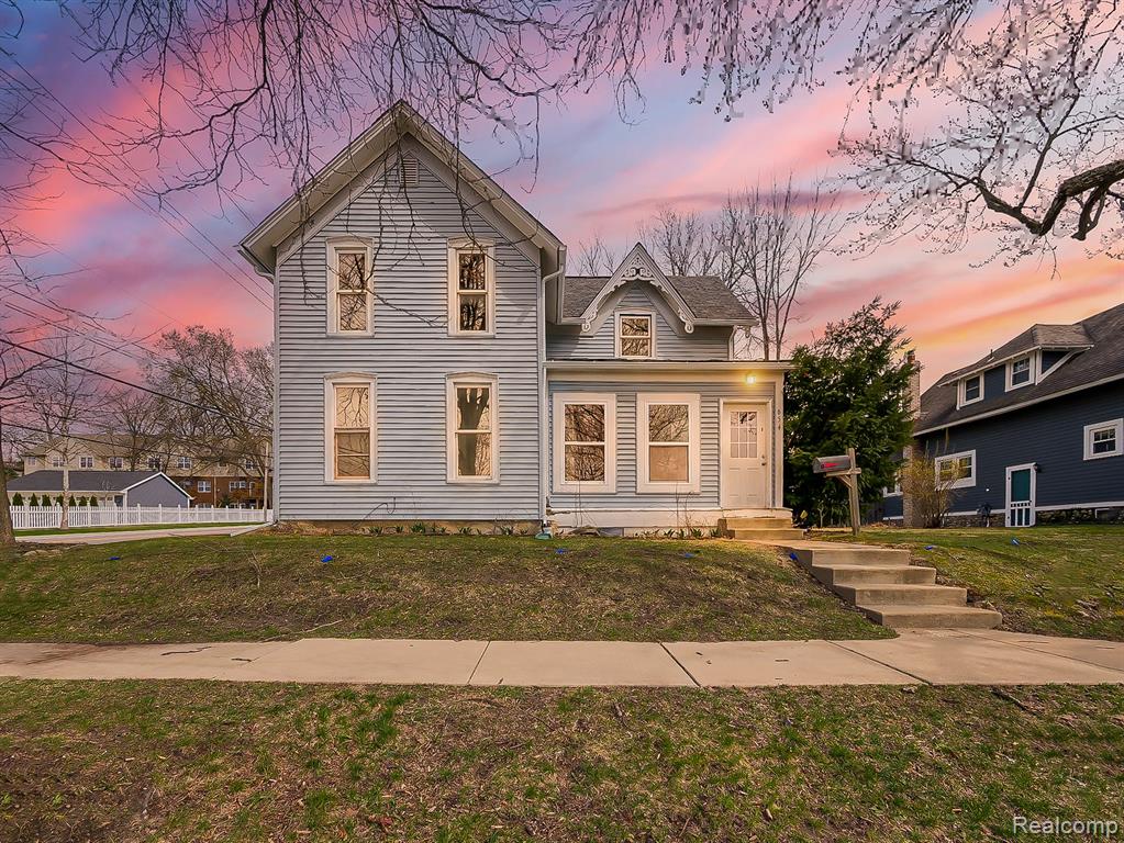 654 HICKORY unit 2 Street, Milford, MI 48381 — front exterior