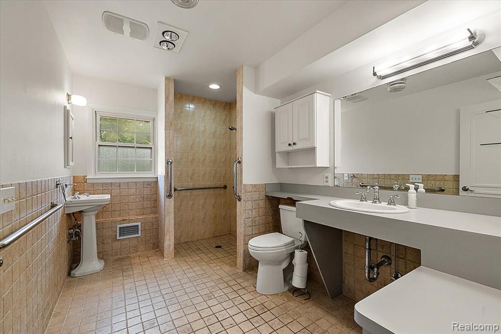 869 Central Drive, Lake Orion, MI 48362 — Photo 36