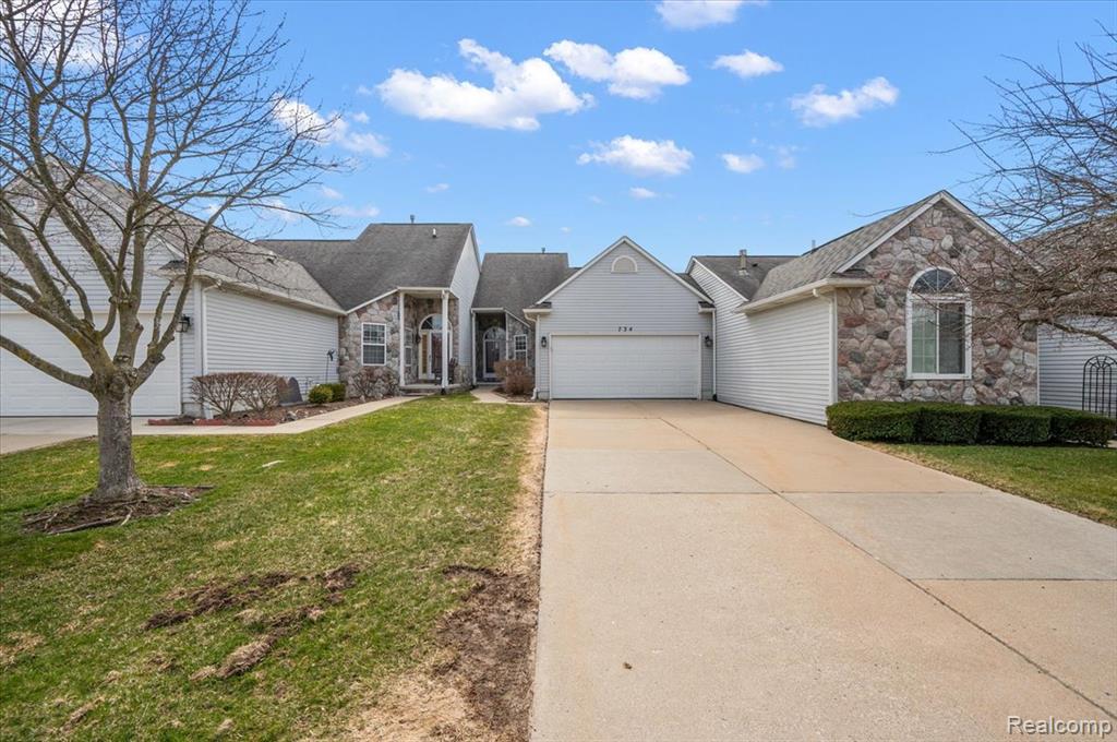 734 Challenging Trail, 65, South Lyon, MI 48178 — Photo 4