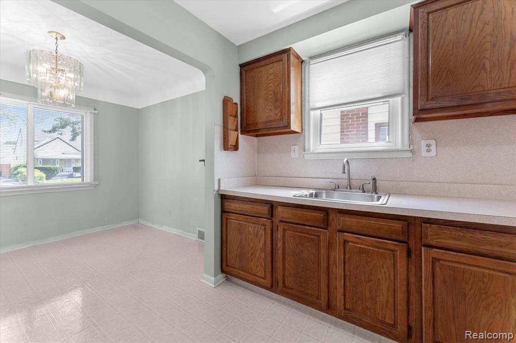 771 Garfield Avenue, Lincoln Park, MI 48146 — Photo 9