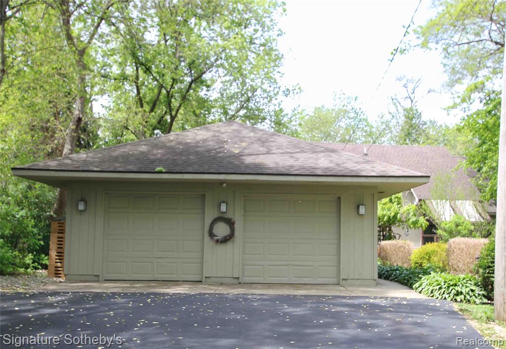 4945 Whitlow Court, Commerce Twp, MI 48382 — Photo 51