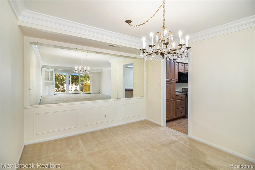 19710 W 13 Mile Road, 105, Beverly Hills, MI 48025 — Photo 9