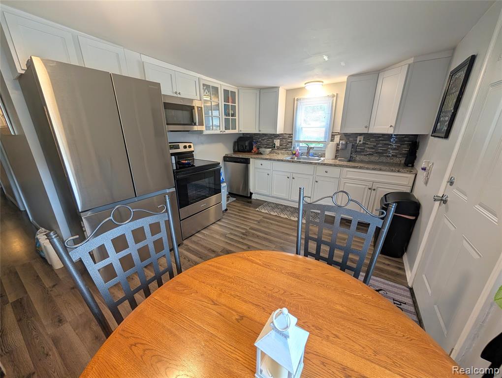 9032 Deering Street, Livonia, MI 48150 — Photo 7