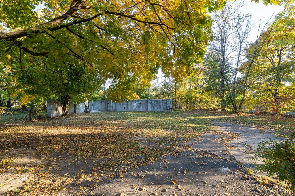1135 Chicago Boulevard, Detroit, MI 48202 — Photo 45