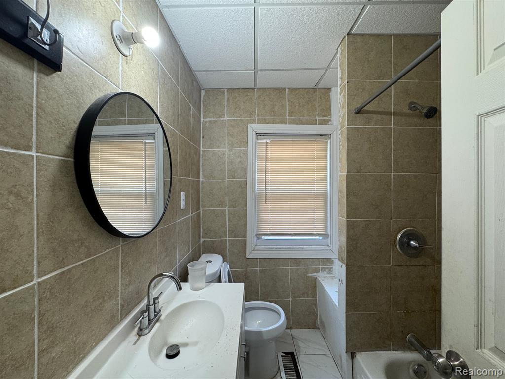 879 WEBB Street, Detroit, MI 48202 — Photo 13