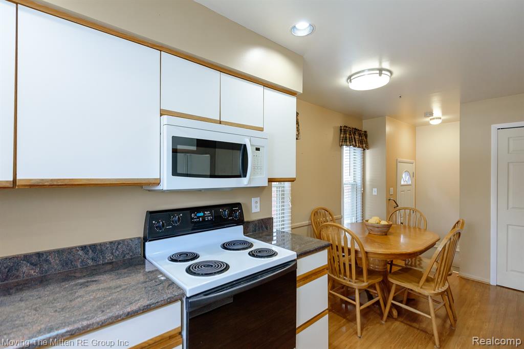 925 N Rosevere Avenue, Dearborn, MI 48128 — Photo 10