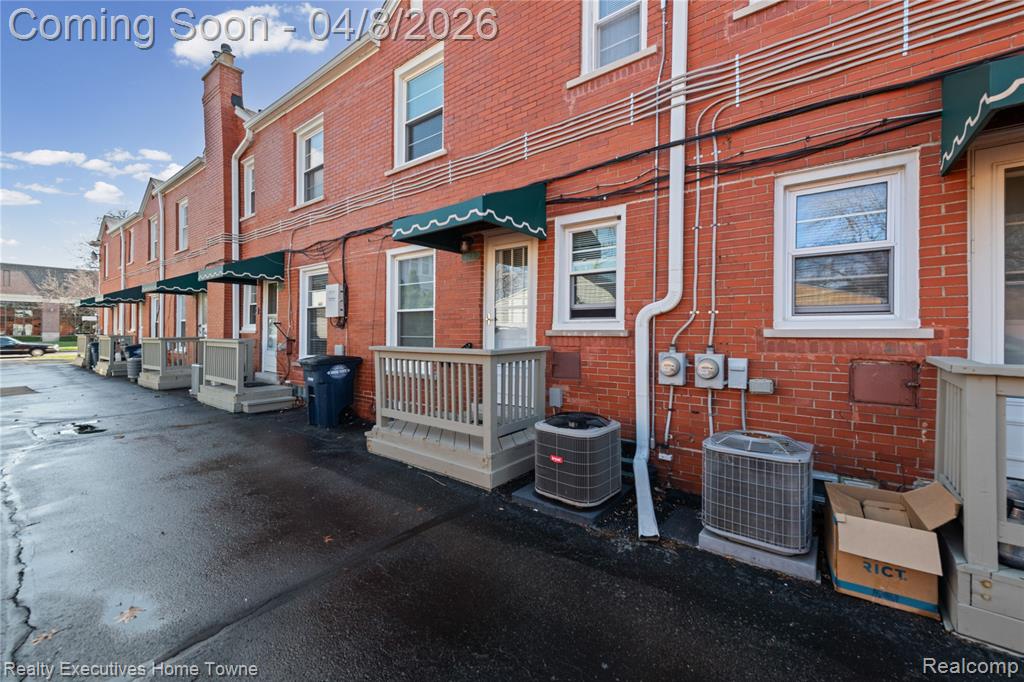 703 1/2 Saint Clair Street, Grosse Pointe, MI 48230 — Photo 22