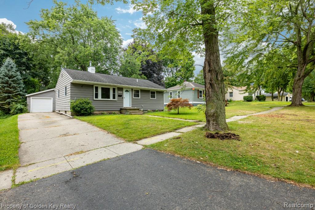 609 W Crane Street, Howell, MI 48843 — Photo 2