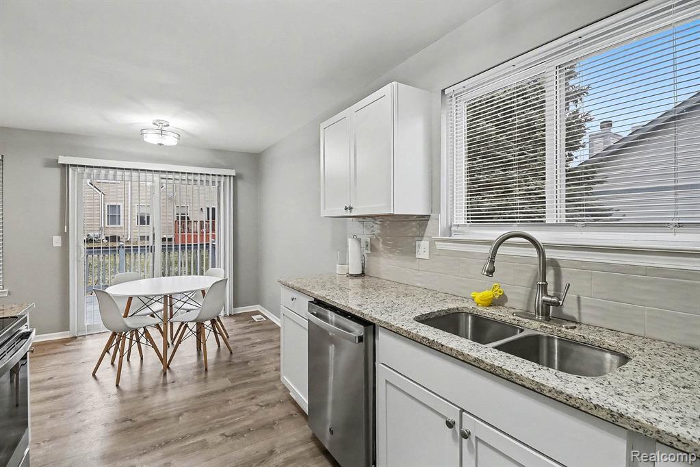 21920 Quail Ridge Drive N, Brownstown, MI 48193 — Photo 11