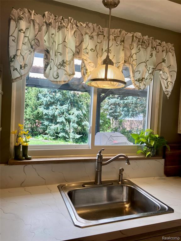17812 Quarry Road, Riverview, MI 48193 — Photo 14