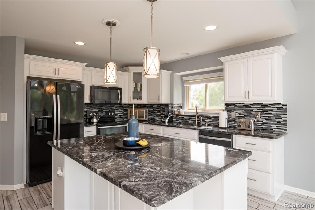 46431 Mariner Drive, Macomb, MI 48044 — Photo 26