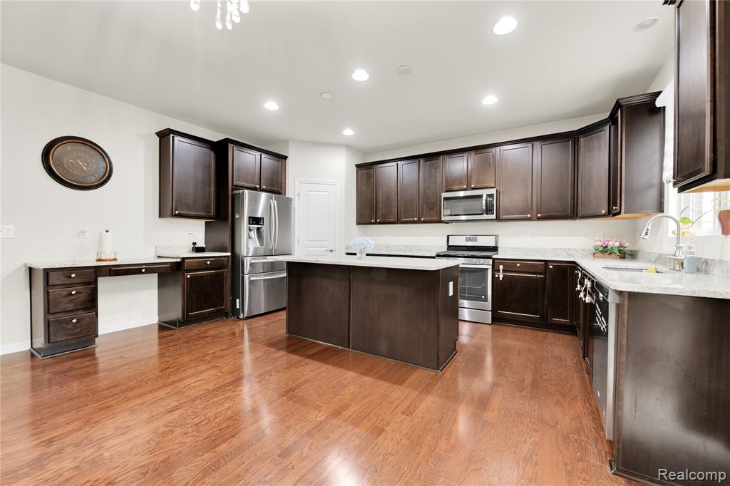 49633 Malten Drive, Macomb, MI 48044 — Photo 10