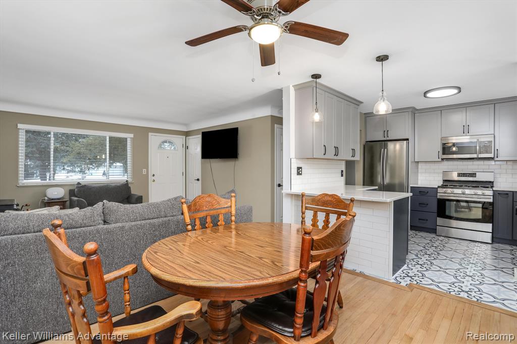 8336 LAGOON Street, Commerce Twp, MI 48382 — Photo 6