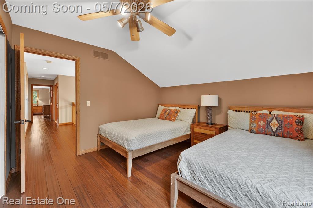 38967 Holsworth Court, Farmington, MI 48331 — Photo 42