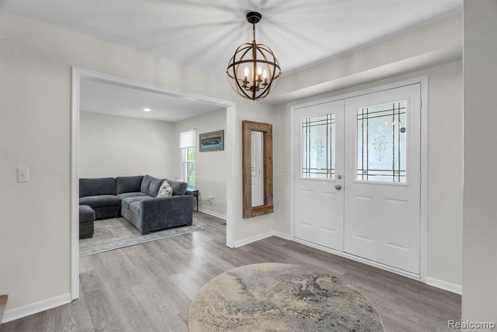 47266 WARWICK Court, Shelby Twp, MI 48315 — Photo 4