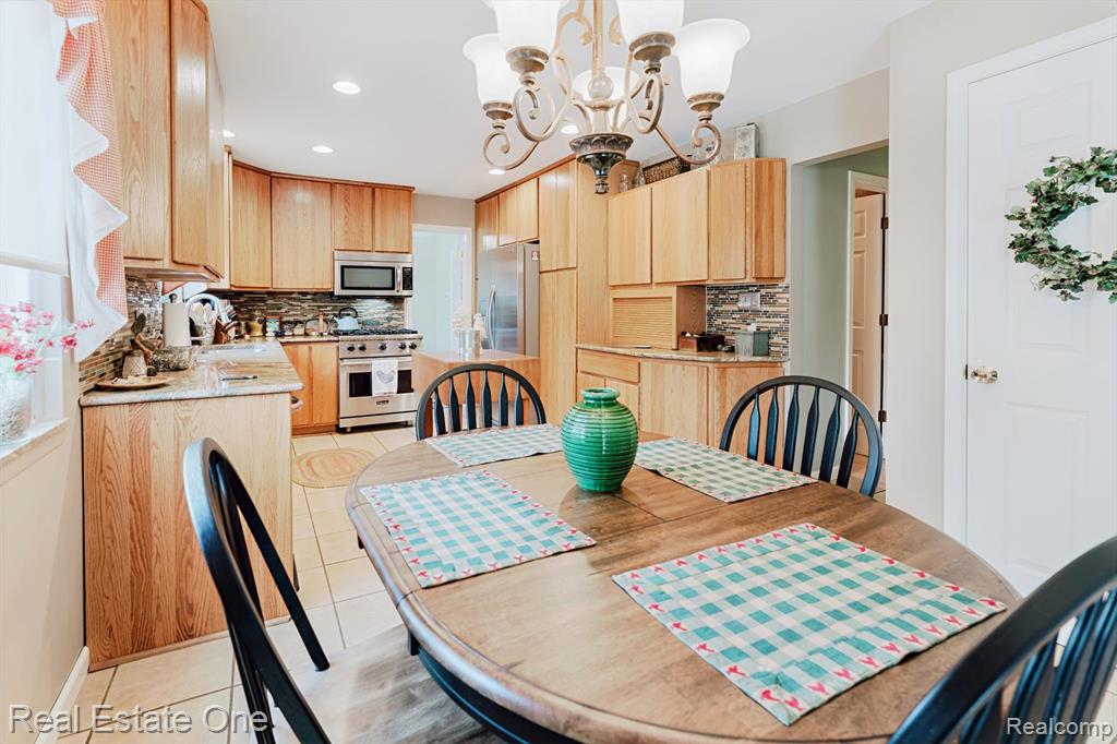 5374 Daniels Drive, Troy, MI 48098 — Photo 13